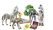 Wiltopia Photographer with Zebras