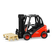 Forklift with 2 Pallets